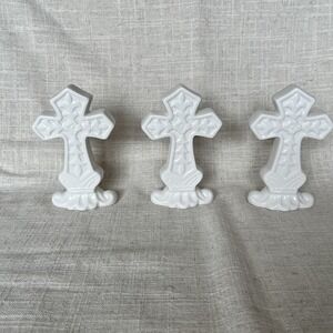 Porcelain Free Standing Floral Crosses Set‎ Of 3